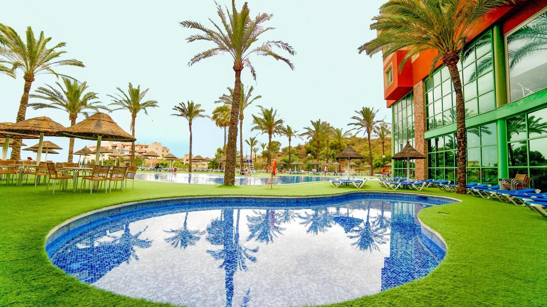 Holiday World Riwo Hotel. Бенальмадена Отель