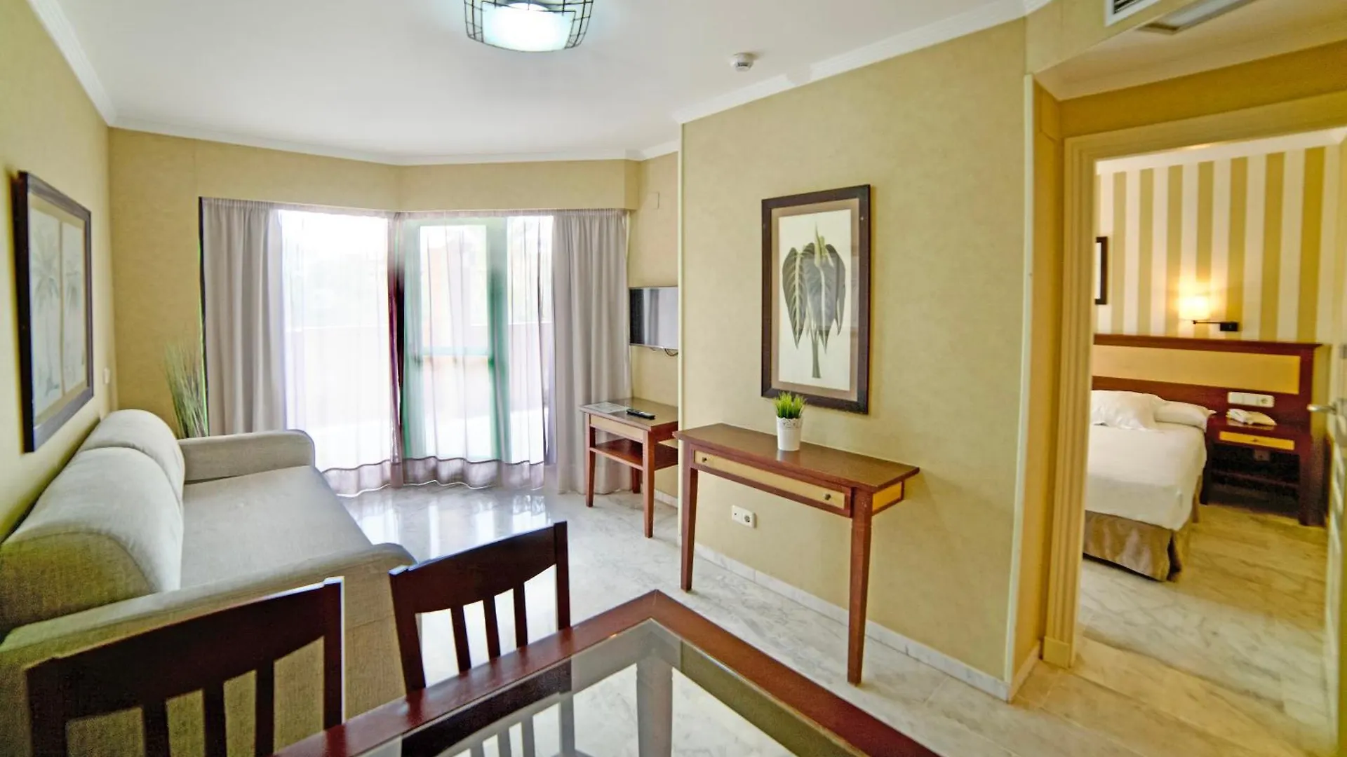 Hotel Holiday World Riwo Hotel. Benalmádena