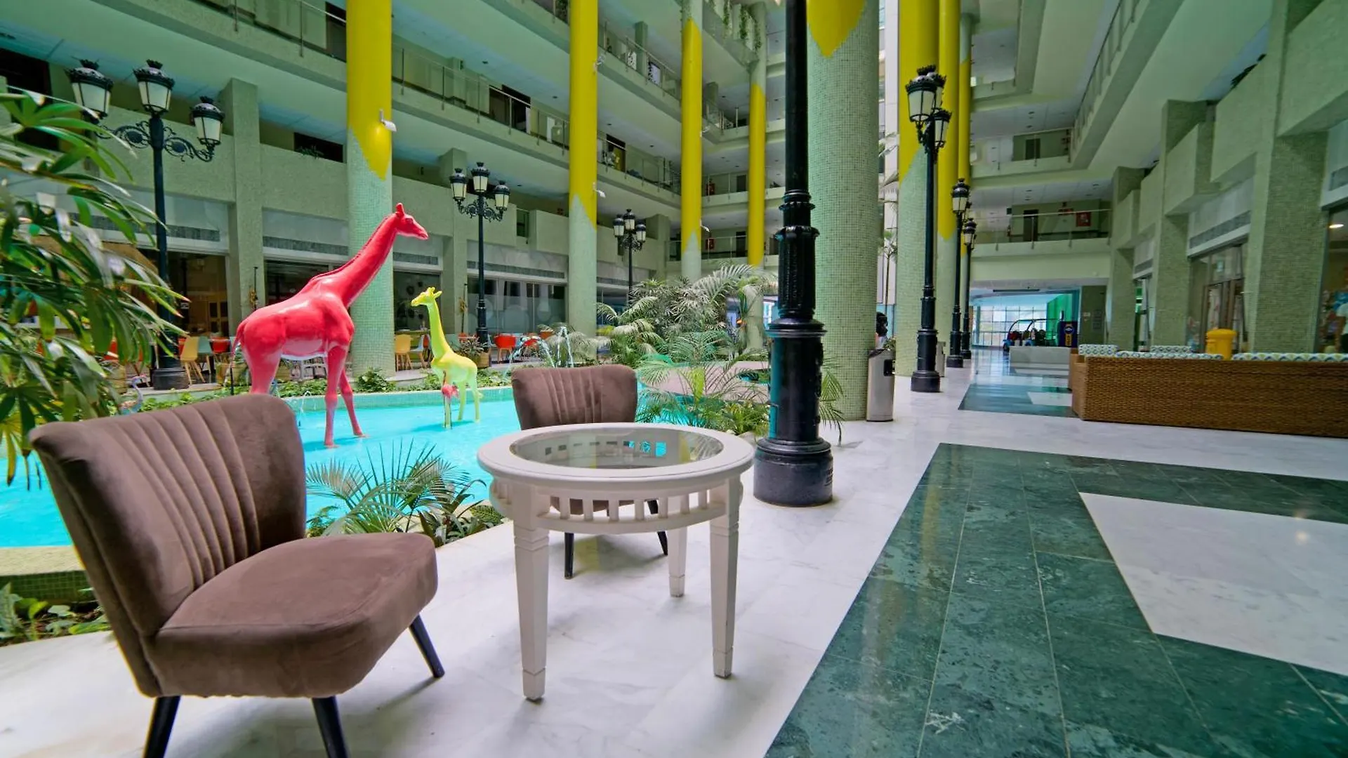 Holiday World Riwo Hotel. Benalmádena 4*,