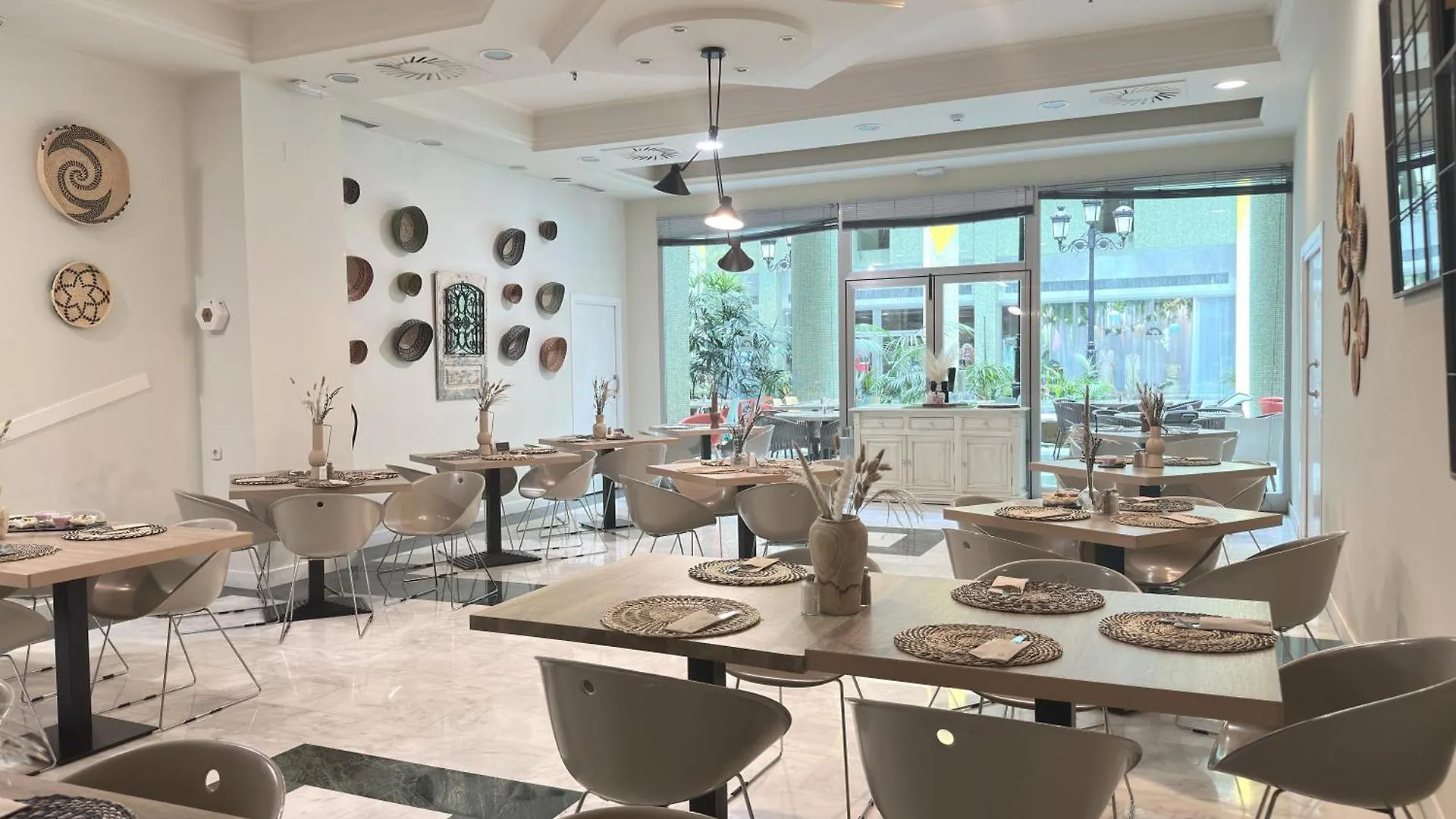 Holiday World Riwo Hotel. Benalmadena Hotel
